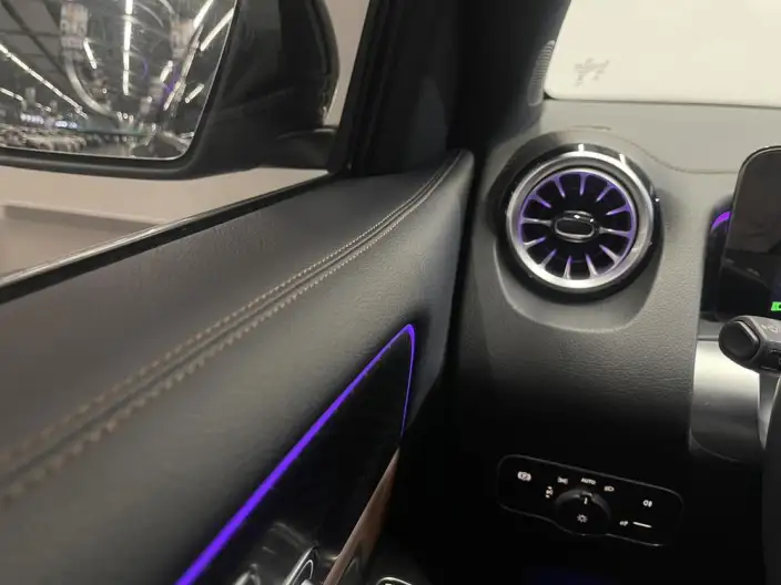 Mercedes-Benz GLB 2024 Model GLB 220 Dynamic Model – фото 9