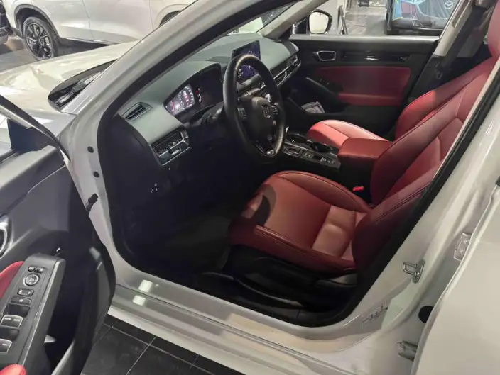 Honda Civic 2022 Model 240TURBO CVT Dynamic Edition – фото 8