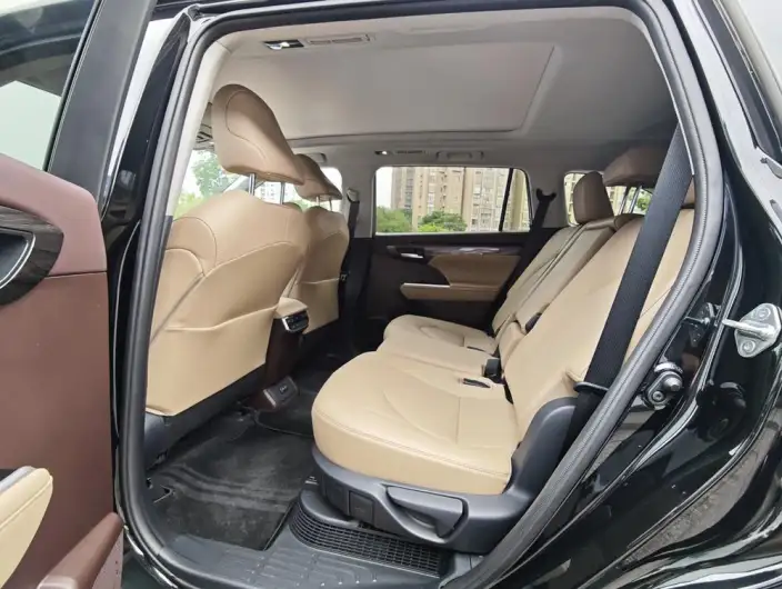 Toyota Highlander 2026 Model Hybrid 2.5L 4WD Premium Edition 7 seat – фото 8
