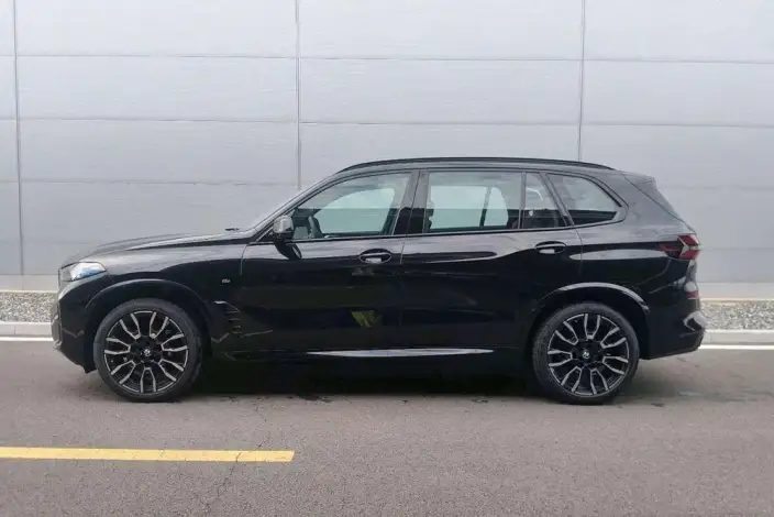 BMW X5 2026 Model xDrive40Li M Sports Night Set – фото 3