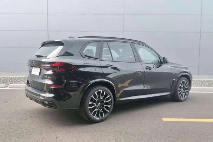 BMW X5 2026 Model xDrive40Li M Sports Night Set – фото 5