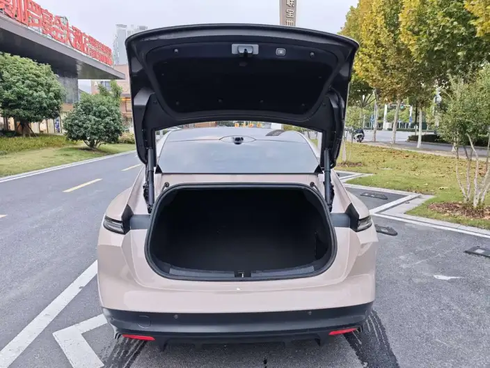 NIO ET5 2022 Model 75kWh – фото 10