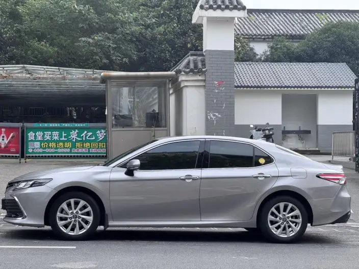 Toyota Camry 2021 Model 2.0G Deluxe Edition