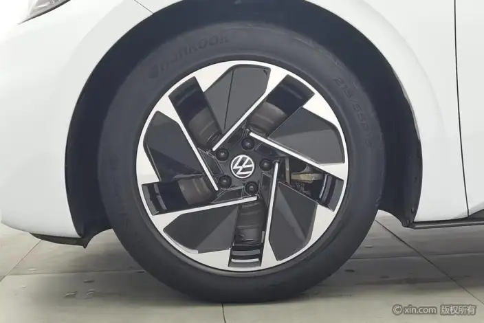 Volkswagen ID.3 2023 Model L Class Model Pure Smart Edition – фото 9