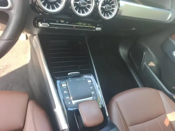 Mercedes-Benz GLB 2022 Model GLB 220 Fashion Model – фото 9