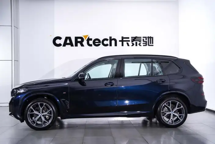 BMW X5 2023 Model xDrive30Li Exclusive Model M Sports Night Set – фото 3