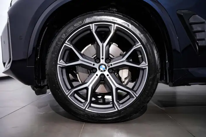 BMW X5 2023 Model xDrive30Li Exclusive Model M Sports Night Set – фото 10