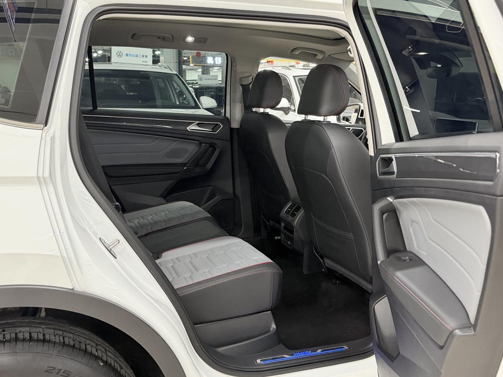 Volkswagen Tiguan L PHEV 2022 430PHEV Plug-in Hybrid Flagship – фото 13