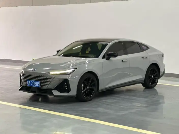 Changan UNI-V 2022 Model 1.5T Noble Model – фото 1