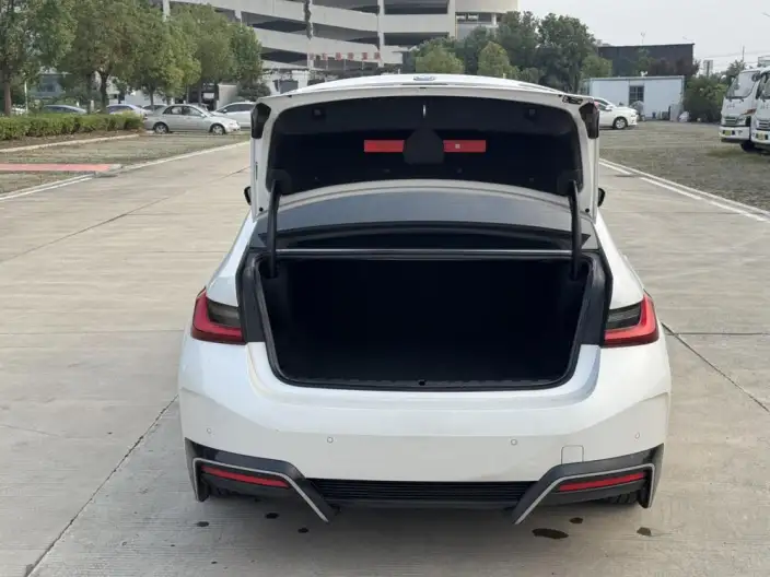 BMW i3 2025 Model eDrive35L – фото 8