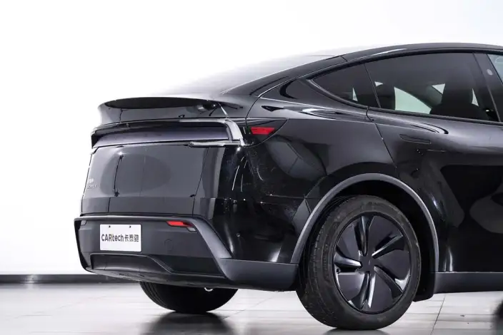 Model Y 2025 Model Facelift Long Battery Life Pro All-wheel drive version – фото 8