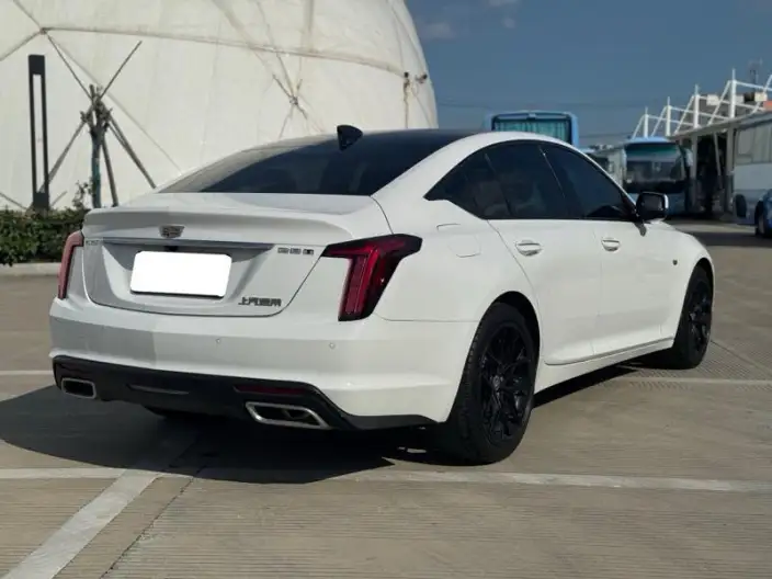 Cadillac CT5 2022 Model 28T Fashion Model – фото 6