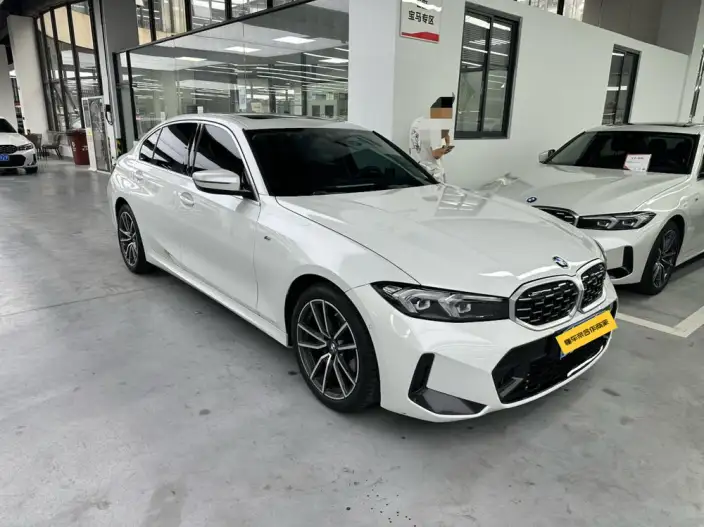 BMW 3 Series 2025 Model 325Li M Sports Set