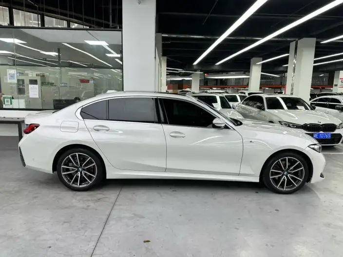 BMW 3 Series 2025 Model 325Li M Sports Set – фото 6