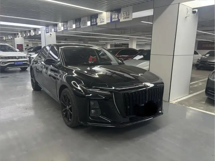 Hongqi H5 2025 Model 2.0T Automatic Flag Enjoy Edition