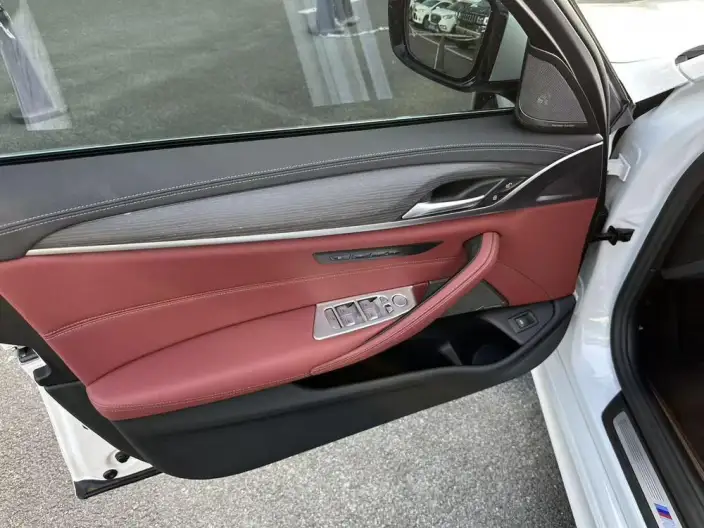 BMW 5 Series 2023 Model 530Li Exclusive Model M Sports Set – фото 9