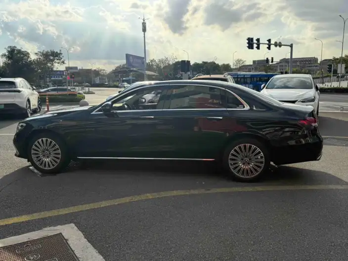 Mercedes-Benz E-Class 2023 Model E 260 L sedan