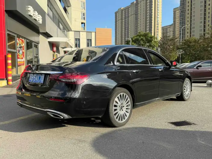 Mercedes-Benz E-Class 2023 Model E 260 L sedan – фото 7
