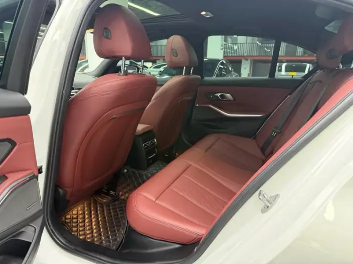 BMW 3 Series 2023 Model 325i M Sports Set – фото 9