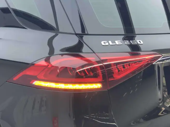 Mercedes-Benz GLE Imported 2022 Model Facelift GLE 350 4MATIC Dynamic Model – фото 10