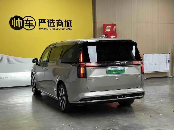 Volvo EM90 2025 Model Ultra VI seat – фото 5