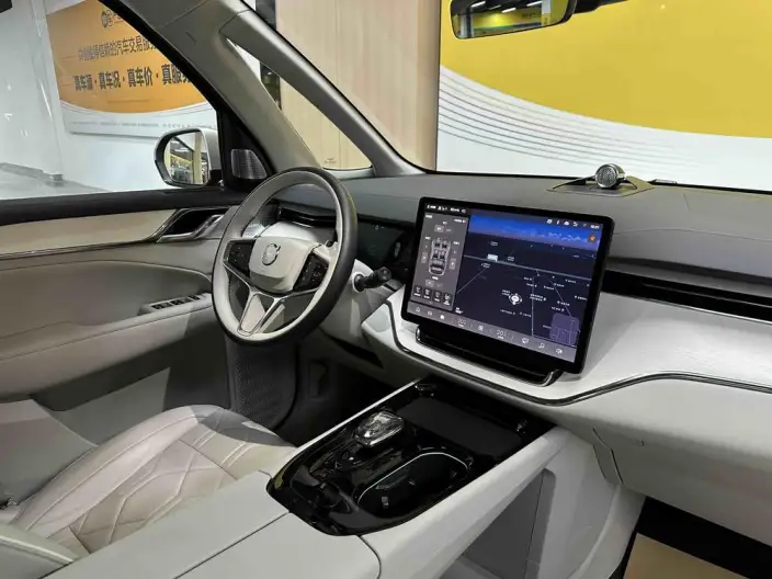 Volvo EM90 2025 Model Ultra VI seat – фото 9