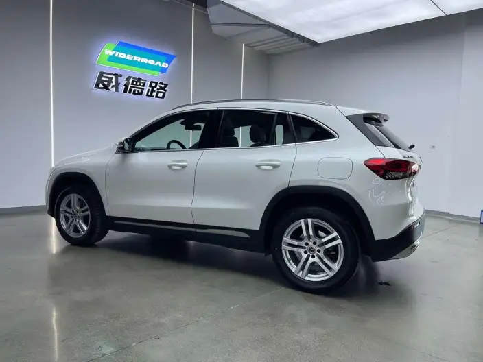 Mercedes-Benz GLA 2023 Model GLA 200 – фото 4