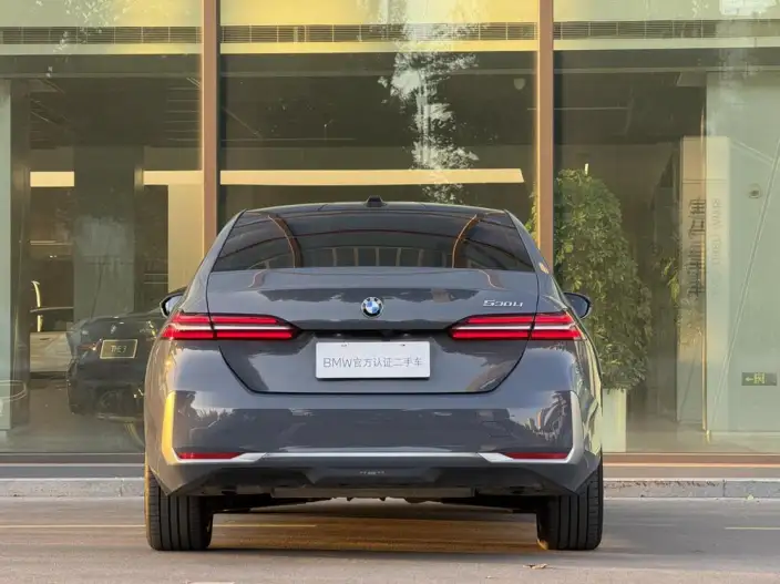 BMW 5 Series 2024 Model 530Li Leading Model Luxury Set – фото 4