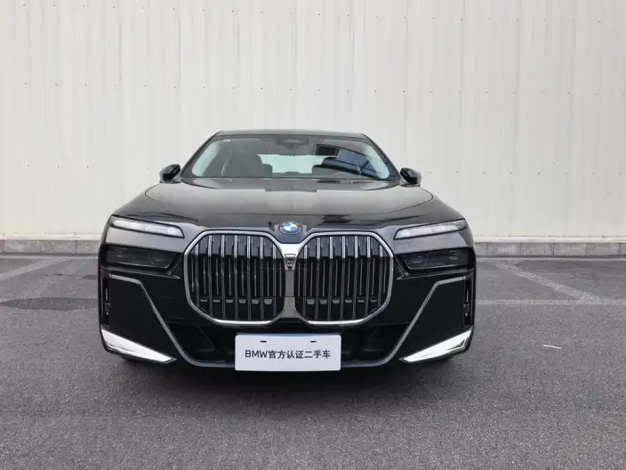 BMW 7 Series 2023 Model 740Li Leading Model M Sports Set – фото 2