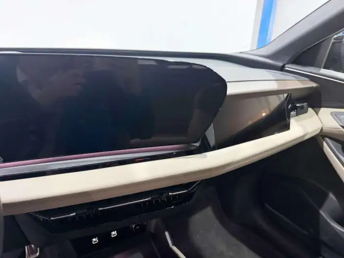 AUDI Q6L e-tron 2026 Model First Edition Pilot Edition – фото 7