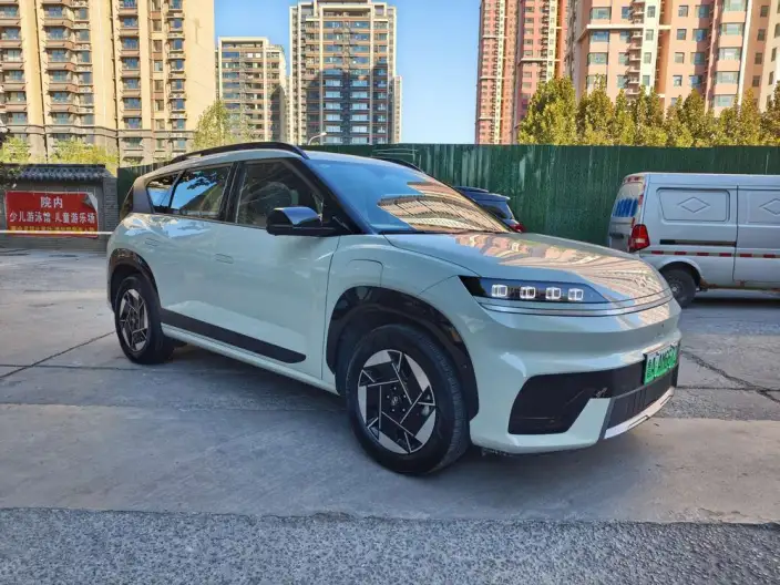EO 2025 Model 2WD TECH 64.2kWh