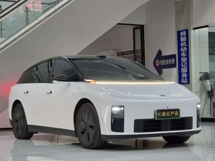 Li Auto i6 2025 Model 2WD Standard Edition – фото 3