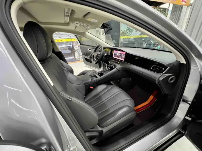Roewe D7 DMH 2024 Model 125 Travel Edition – фото 8