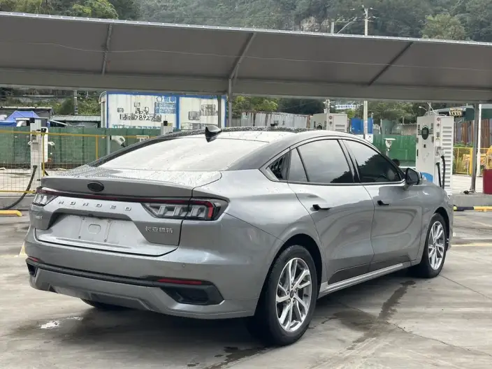 Ford Mondeo 2023 Model EcoBoost 245 Luxury Model – фото 6