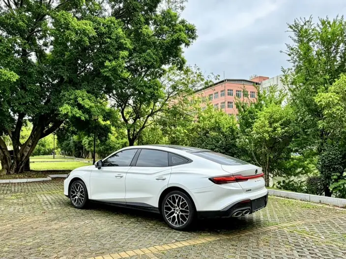 MG7 2026 Model 2.0T 405 AT Automatic Luxury Edition