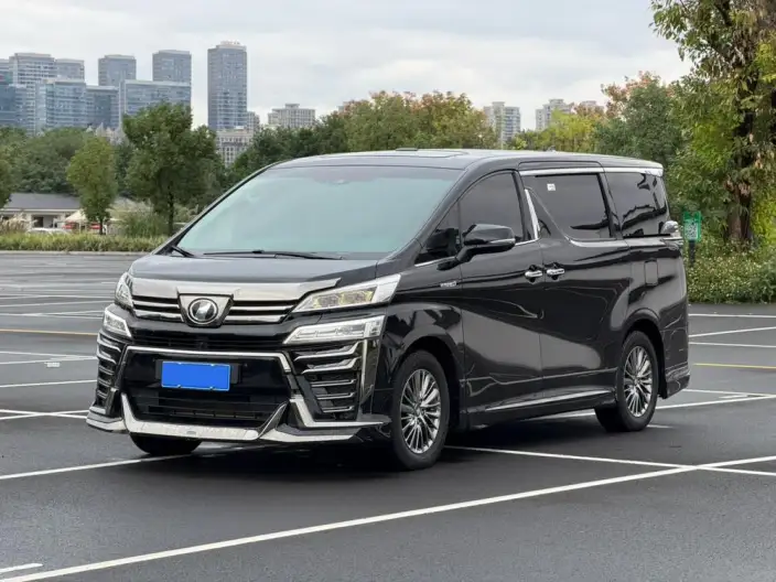 Vellfire 2021 Model Toyota Crown Hybrid 2.5L HV Deluxe Edition – фото 1