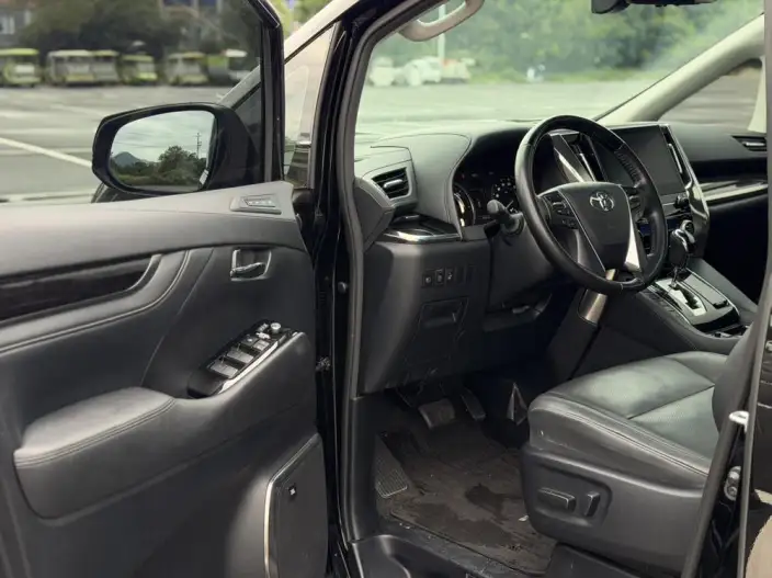 Vellfire 2021 Model Toyota Crown Hybrid 2.5L HV Deluxe Edition – фото 10