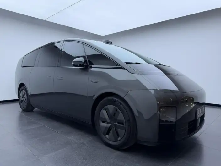Li Auto MEGA 2024 Model Ultra Edition – фото 3