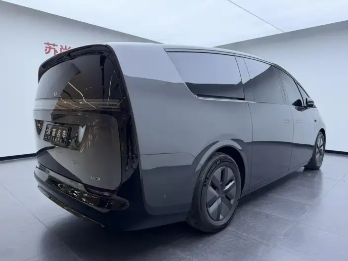 Li Auto MEGA 2024 Model Ultra Edition – фото 7