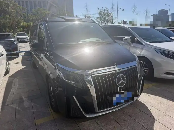 Viano 2023 Model 2.0T Elite Edition 7 seat – фото 3