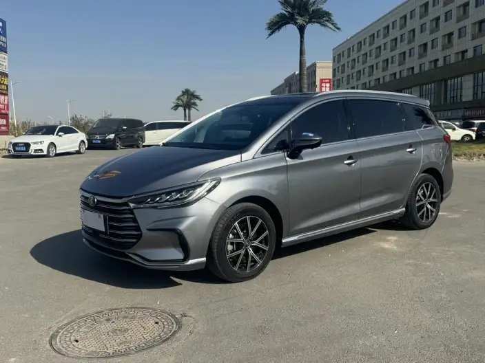 BYD Song MAX DM 2022 Model DM-i 105KM Executive Edition – фото 1