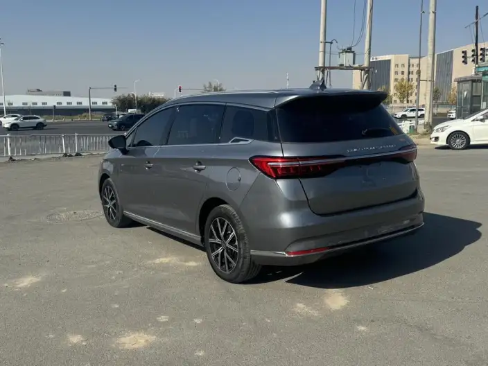 BYD Song MAX DM 2022 Model DM-i 105KM Executive Edition – фото 4
