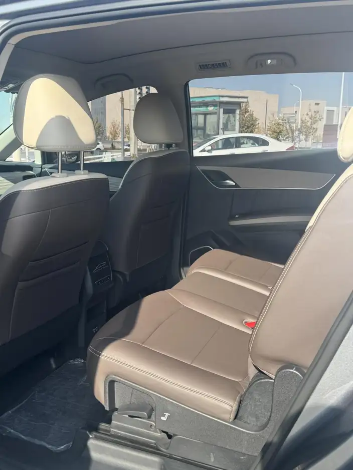 BYD Song MAX DM 2022 Model DM-i 105KM Executive Edition – фото 9