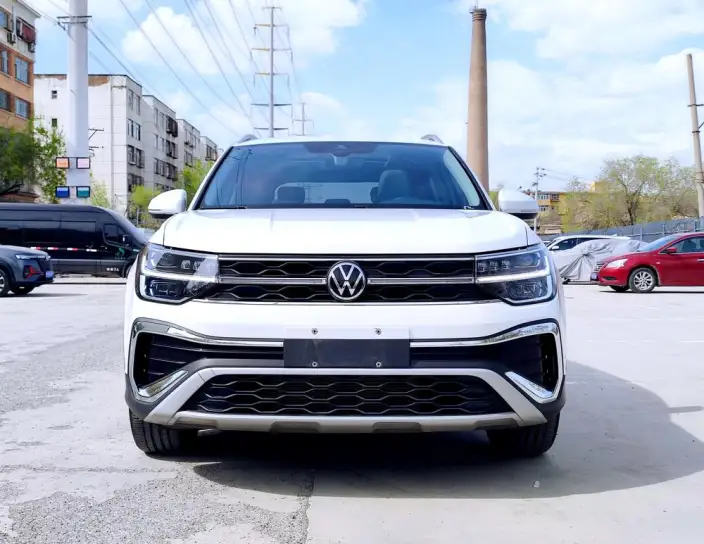 Volkswagen Tharu 2023 Model 300TSI 2WD Full Moon Edition – фото 2