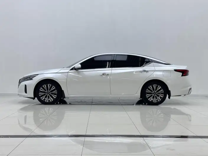 Nissan Teana 2022 Model 2.0L XL-Upr Premium Edition – фото 4