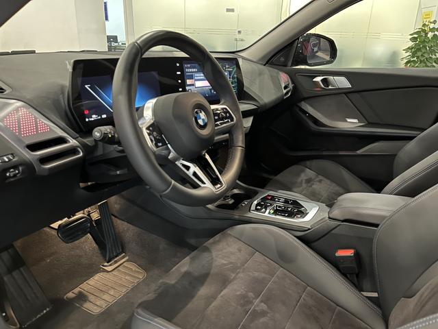 BMW 2 Series Модель 2025 года **225L M Sport Package** Комплектация M Sport – фото 11
