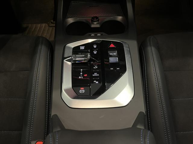 BMW 2 Series Модель 2025 года **225L M Sport Package** Комплектация M Sport – фото 14
