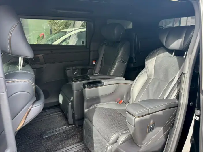 Elfa 2025 Model 2.5L Automatic 4WD 7 seat Parallel Imported – фото 9