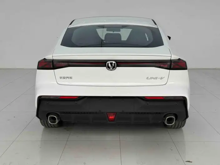 Changan UNI-V 2024 Model 1.5T High Power Edition – фото 5