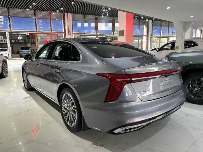 Hongqi H5 2023 Model 2.0T Automatic Flag Enjoy Edition